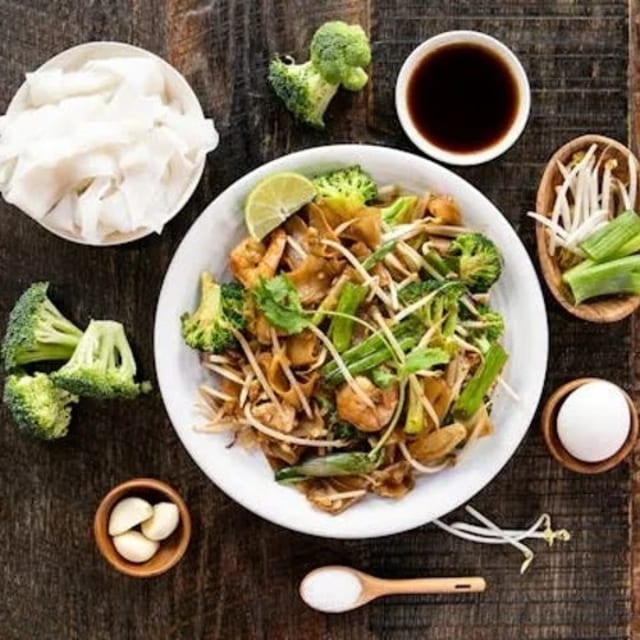 PAD SEE EW.
