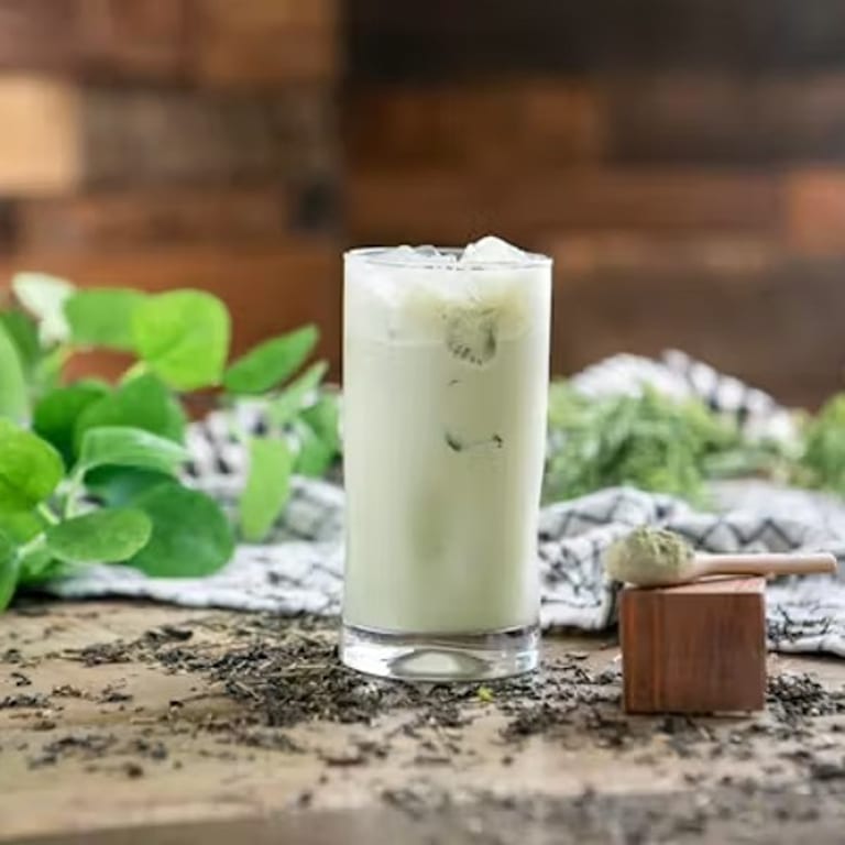 Delicious Matcha Milk Tea
