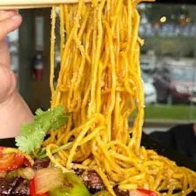 GARLIC NOODLES.