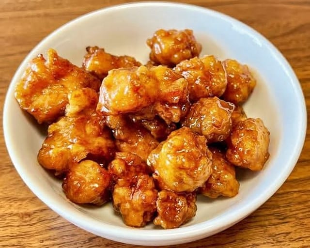 ORANGE CRISPY CHICKEN.